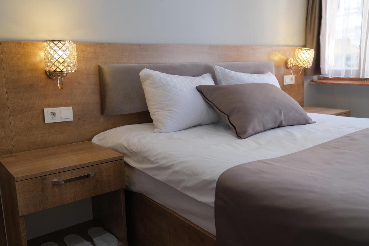 Adamantides Hotel Istanbul Bagian luar foto