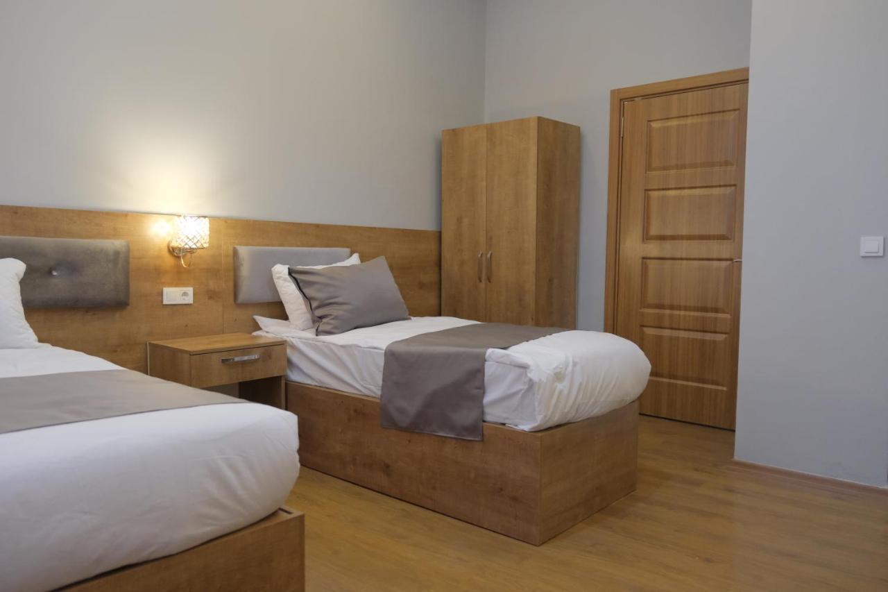 Adamantides Hotel Istanbul Bagian luar foto