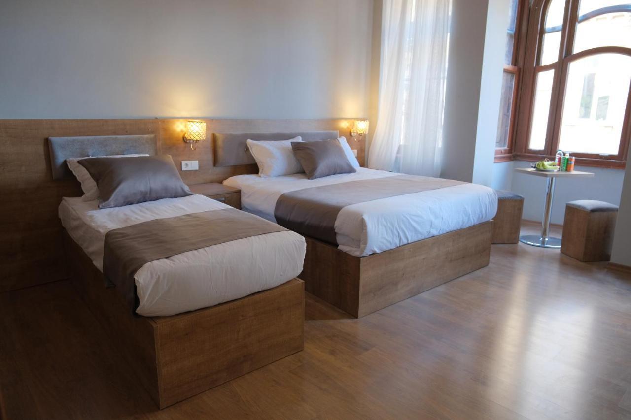 Adamantides Hotel Istanbul Bagian luar foto