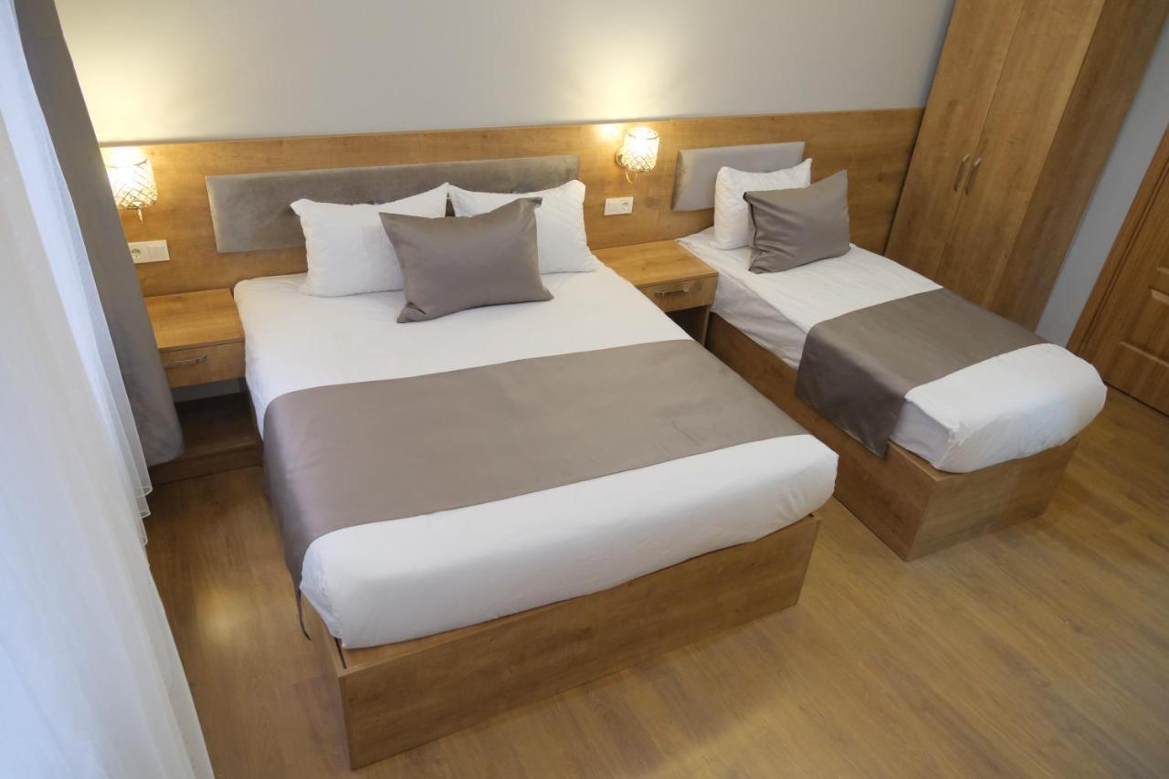 Adamantides Hotel Istanbul Bagian luar foto