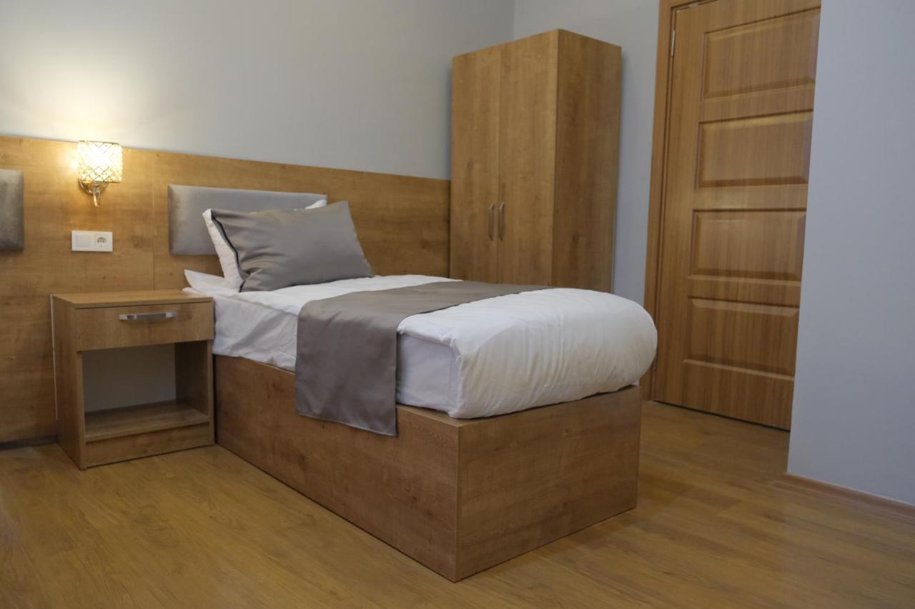Adamantides Hotel Istanbul Bagian luar foto