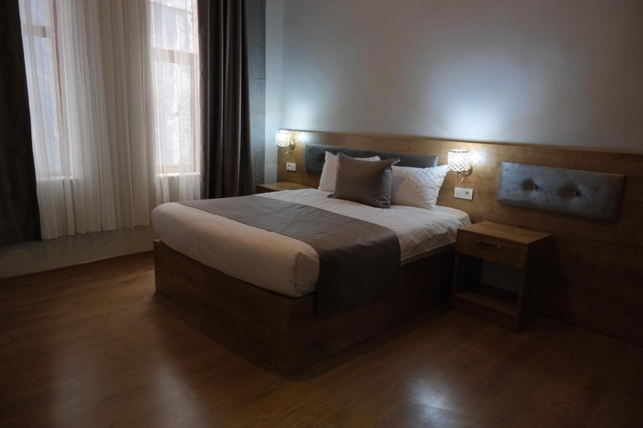 Adamantides Hotel Istanbul Bagian luar foto