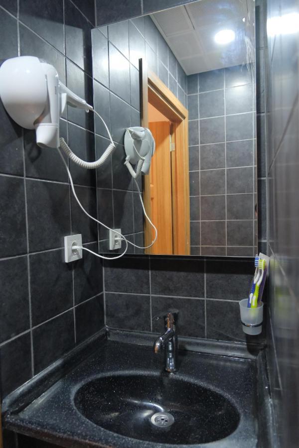 Adamantides Hotel Istanbul Bagian luar foto