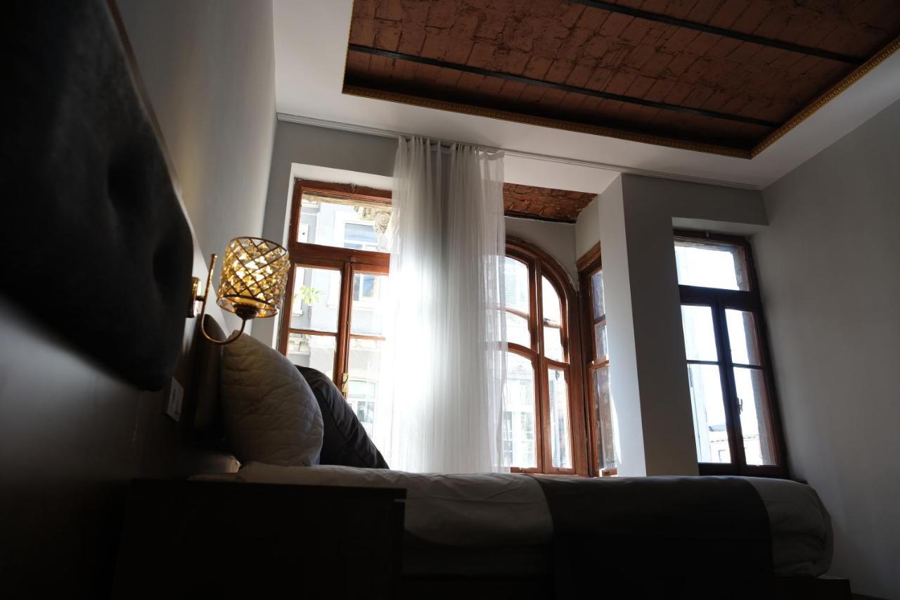 Adamantides Hotel Istanbul Bagian luar foto