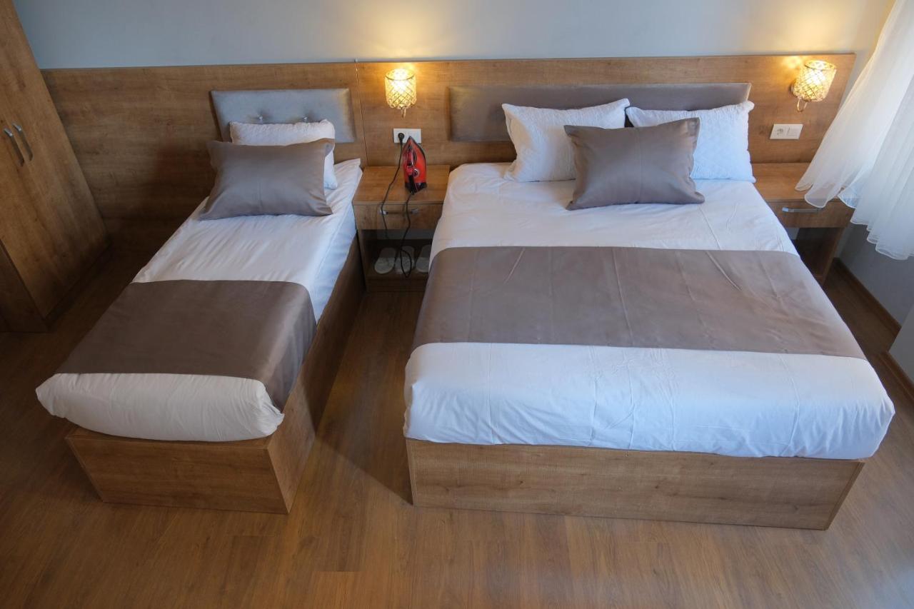 Adamantides Hotel Istanbul Bagian luar foto
