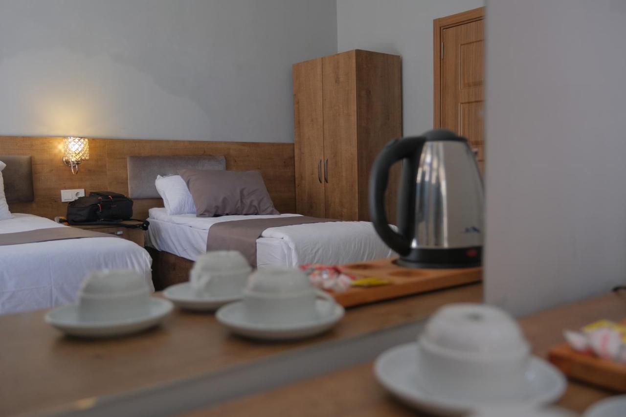 Adamantides Hotel Istanbul Bagian luar foto