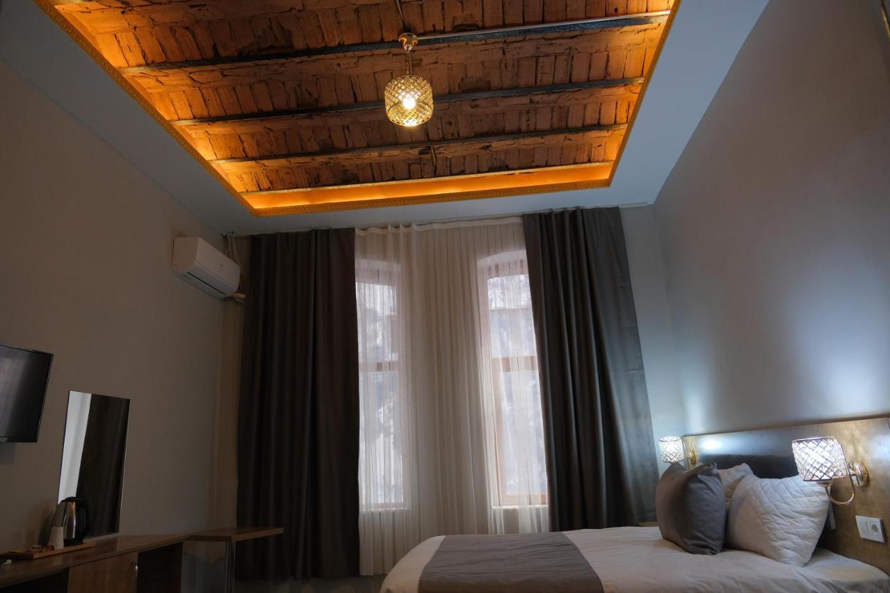 Adamantides Hotel Istanbul Bagian luar foto