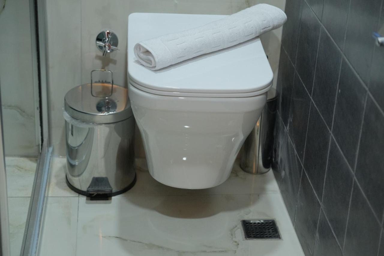 Adamantides Hotel Istanbul Bagian luar foto
